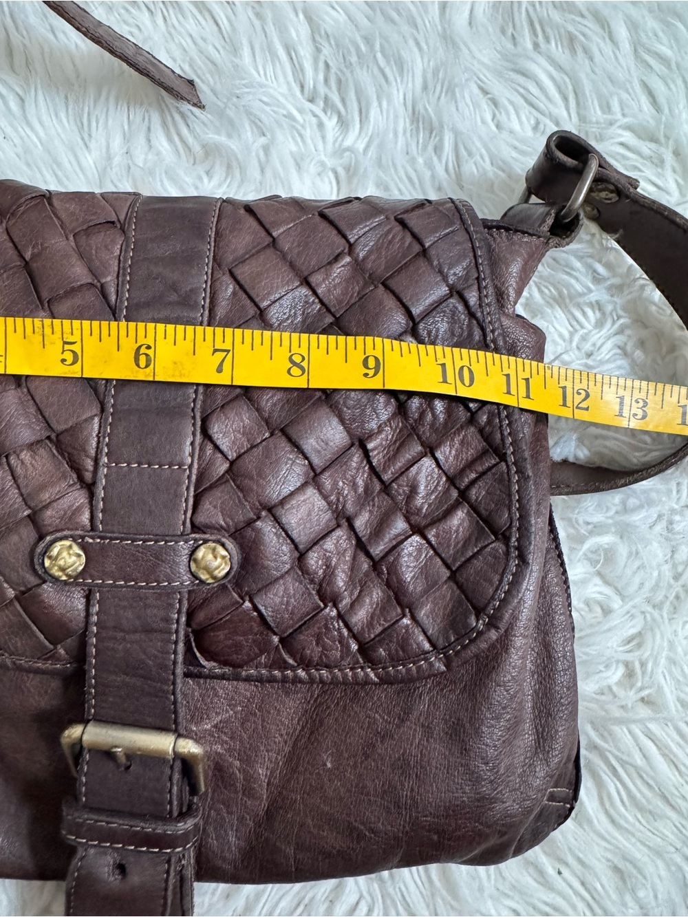 Civico 93 Woven Distressed Leather Crossbody Bag in Dark Brown - Picture 7 of 9